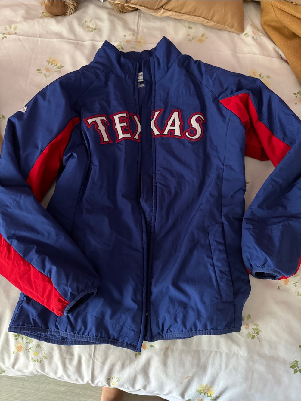 Majestic Navy and Red Fleece-Lined Windbreaker